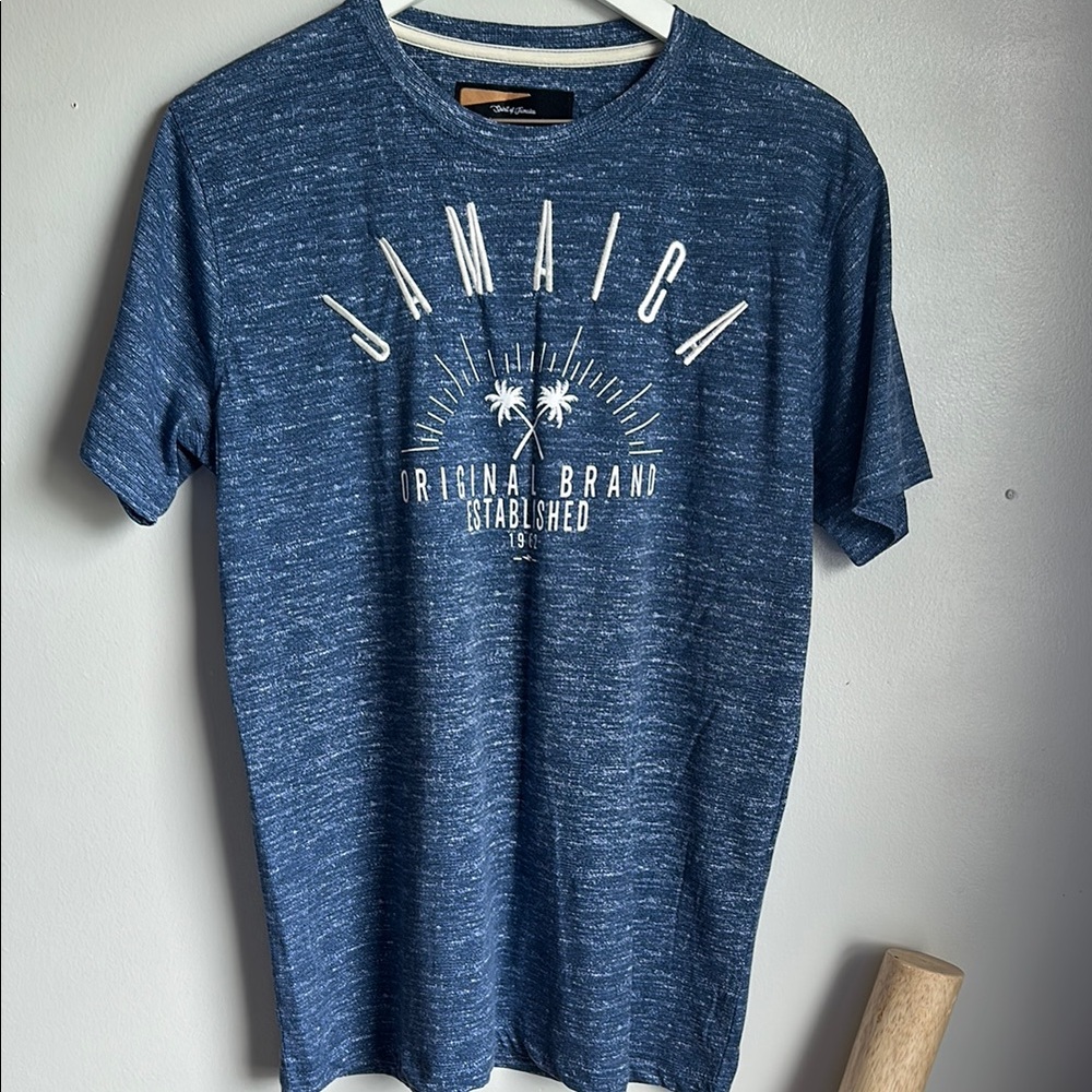 NWT Jamaica  Tee Size L